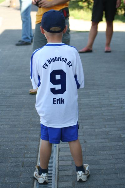 Kicking Eintracht Frankfurt U 23