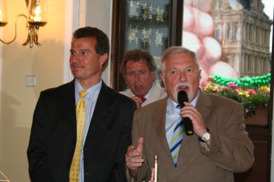 Kreispokalauslosung im Wiesbadener Rathaus