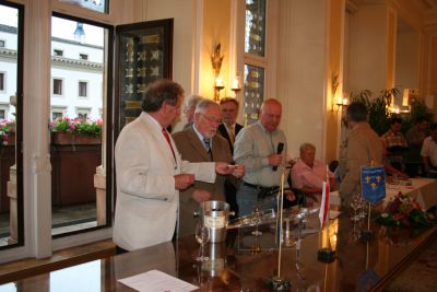 Kreispokalauslosung im Wiesbadener Rathaus