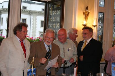 Kreispokalauslosung im Wiesbadener Rathaus