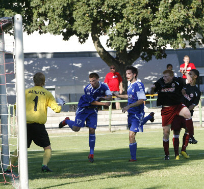 Freundschaftsspiel gegen die U19-Junioren des FSV Mainz 05 im Rahmen der Sportwoche des SVW Mainz (20. 07. 2010)