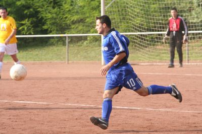 Kicking FSV Hellas