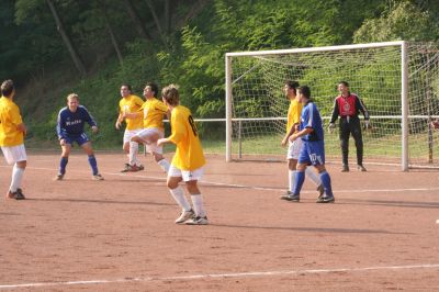 Kicking FSV Hellas
