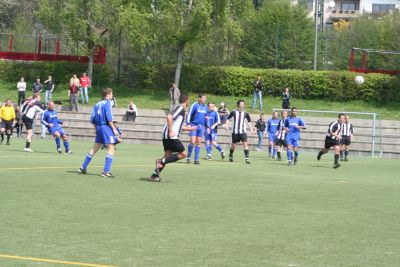 Kicking DJK Schwarz-Wei&szlig;