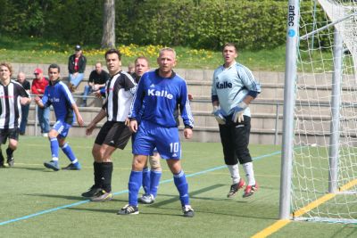 Kicking DJK Schwarz-Wei&szlig;